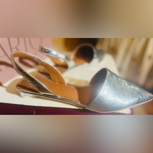 SARTO By Franco Sarto Metallic Silver Flats - Picture 2 of 4